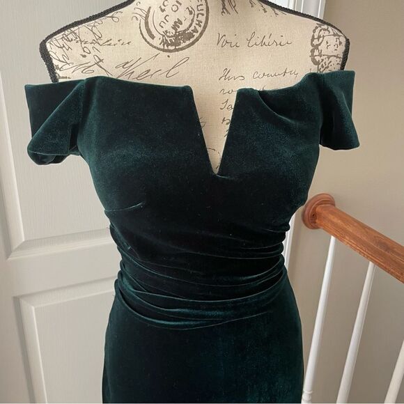 Xscape Velvet Green Dress - Picture 2 of 9